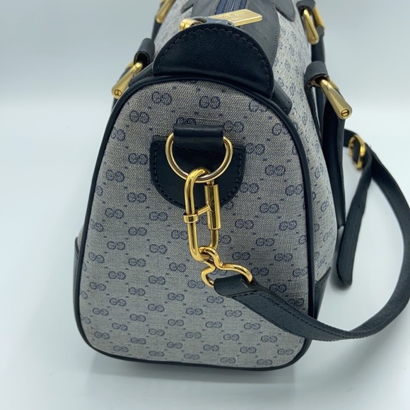 ……….SOLD ‼️ Vintage Gucci Handbag - Picture 4 of 16